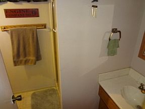 3rd image of 819 McKenzie Ave