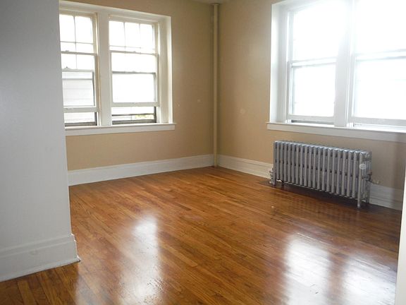 4th image of 205 N Townsend St