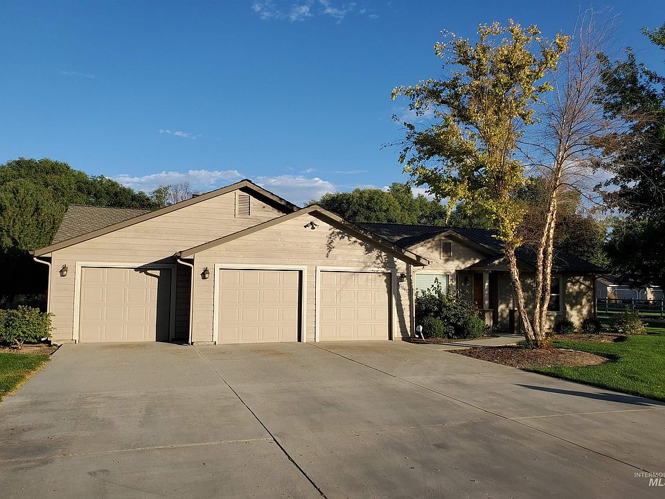 1st image of 16660 Rose Briar Ln