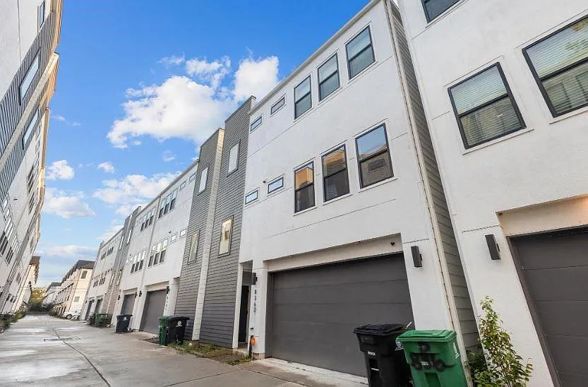 Building Photo - 836 Fisher St #D