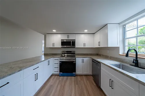 370 Flagami Blvd Photo 1