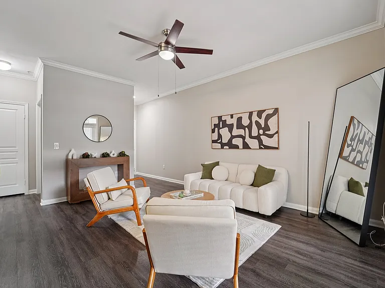 Milano Apartments — Photo 12