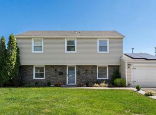 28 Millstone Ln, Willingboro, NJ 08046