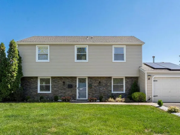 28 Millstone Ln, Willingboro, NJ 08046