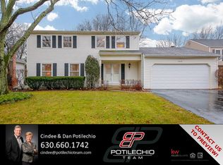 1649 Fender Rd, Naperville, IL 60565