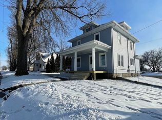 601 E Fayette St, Denver, IA 50622