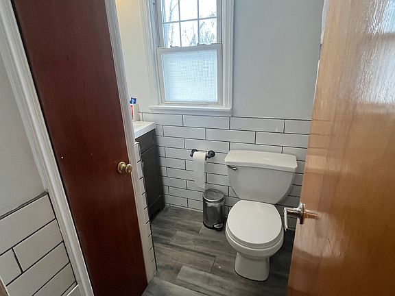 4th image of 59 Brookview Dr