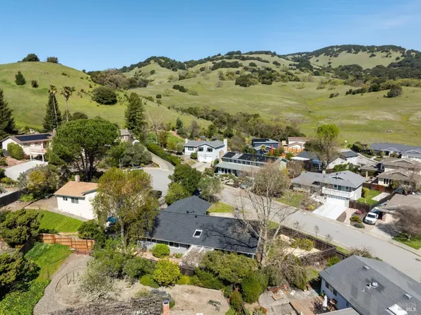 15 Coronado Court, Novato, CA 94945