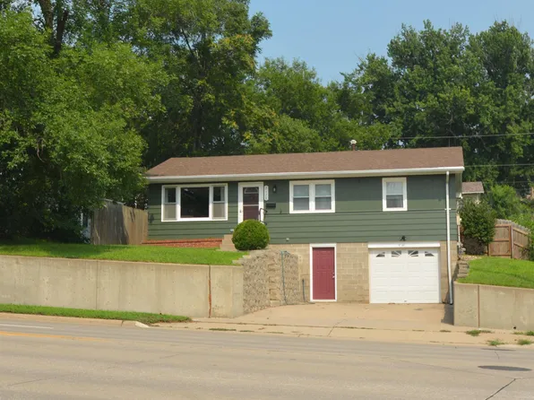 2128 S Lakeport St, Sioux City, IA 51106