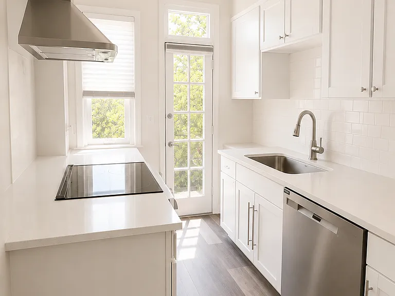 1356 N Pearl St #304 — Photo 5