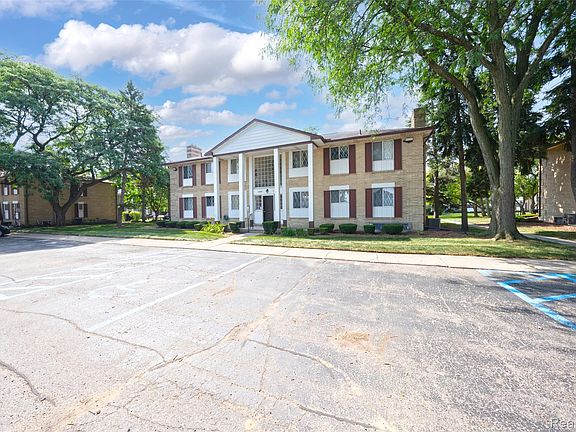 3rd image of 29289 Hayes Rd APT F10