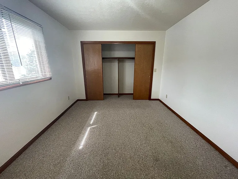 211 Tanglewood Dr #C — Photo 9