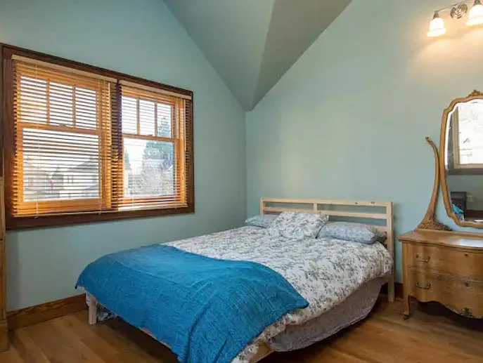 3821 N Gantenbein Ave #B — Photo 5