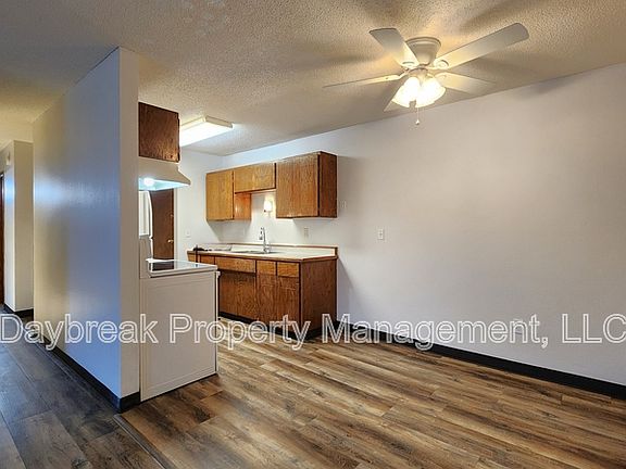 5th image of 2421 20th Ave S #205