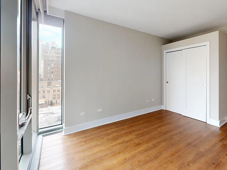 237 E 34th St #806 — Photo 14
