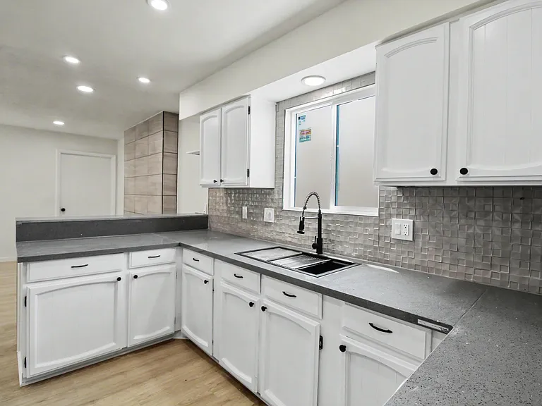 6325 Christy Ave NE — Photo 10