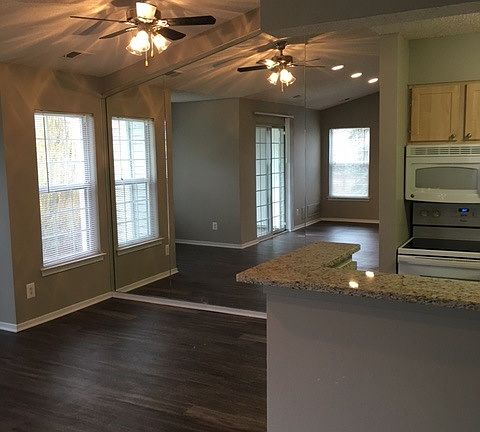 2nd image of 35826 Jefferson Ave APT 201
