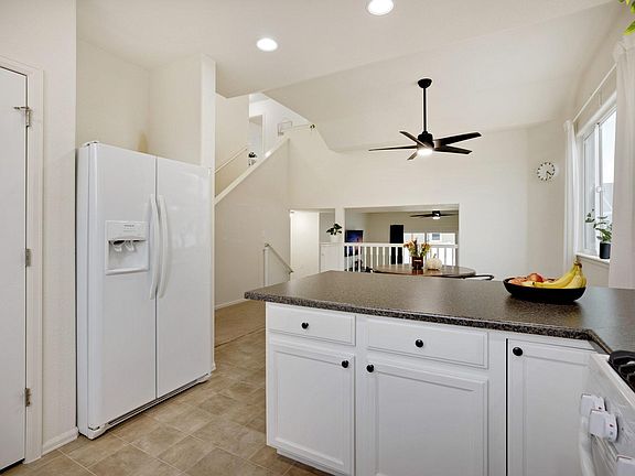 5th image of 327 Torreys Dr