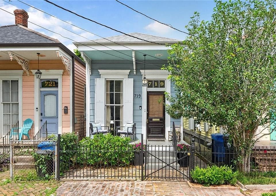 1st image of 719 Pleasant St