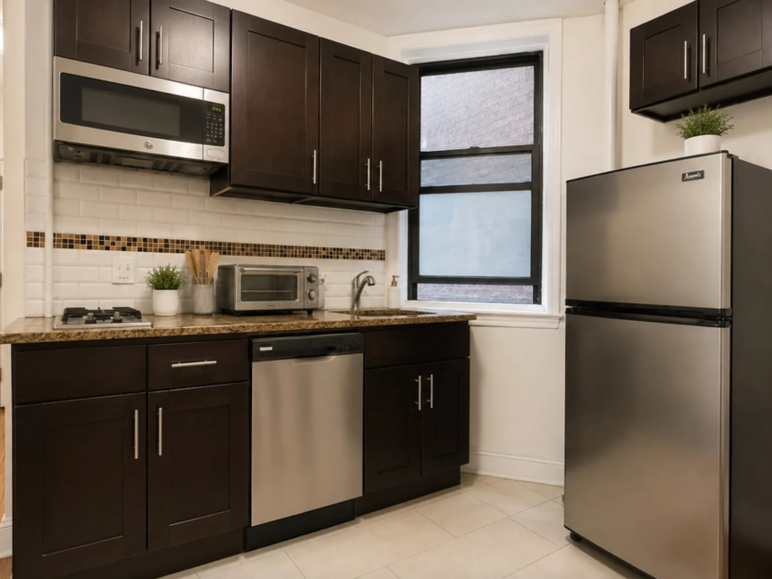 30 Saint Mark's Place — Photo 2