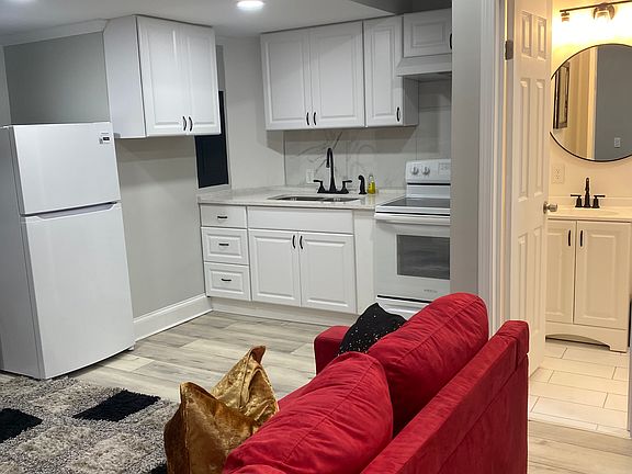 3rd image of 3853 Princess Ct