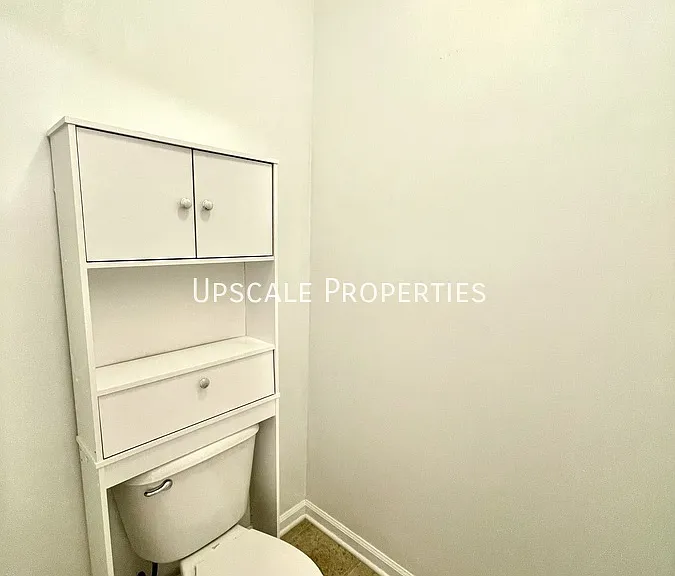 3784 Winthrop Dr — Photo 11