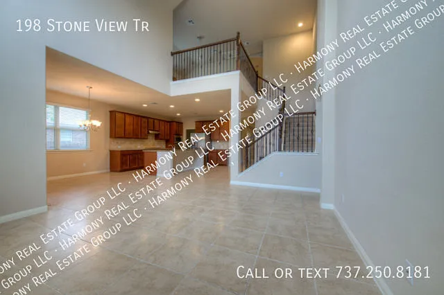 Spacious Executive Home in gated Ledgestone Community. — Photo 4
