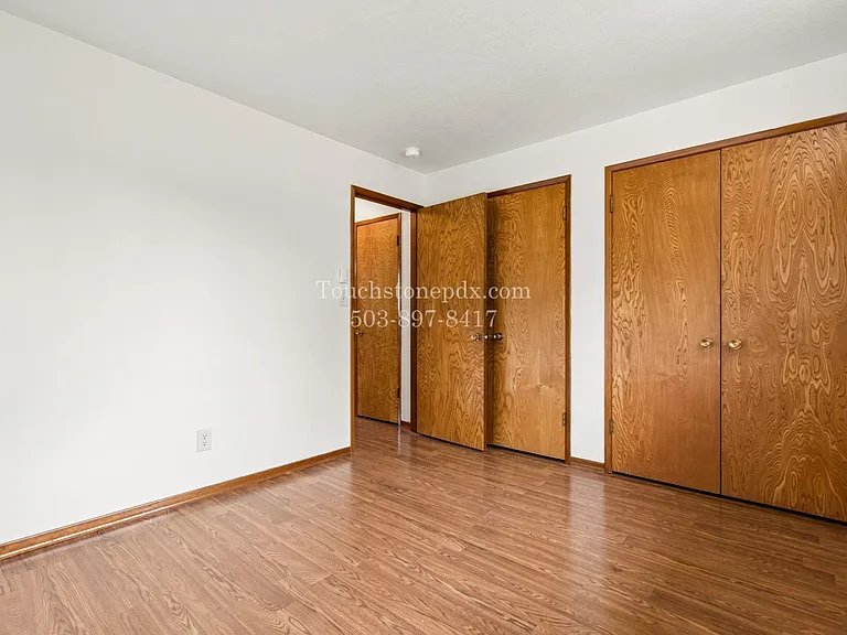 18016 NE Davis St — Photo 25