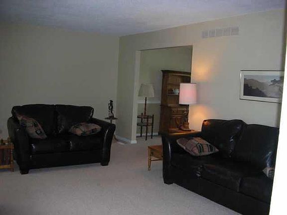 5th image of 7842 N Stafford Ln