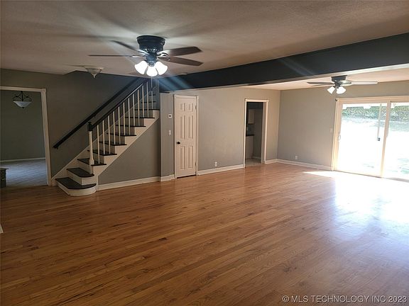 3rd image of 6019 S 76th Ave E