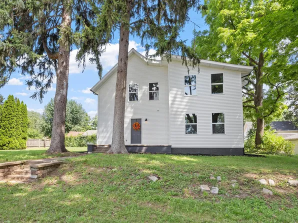 125 W McClung Rd, La Porte, IN 46350