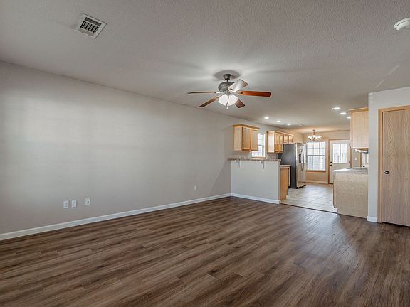 5th image of 4427 W Pecan St