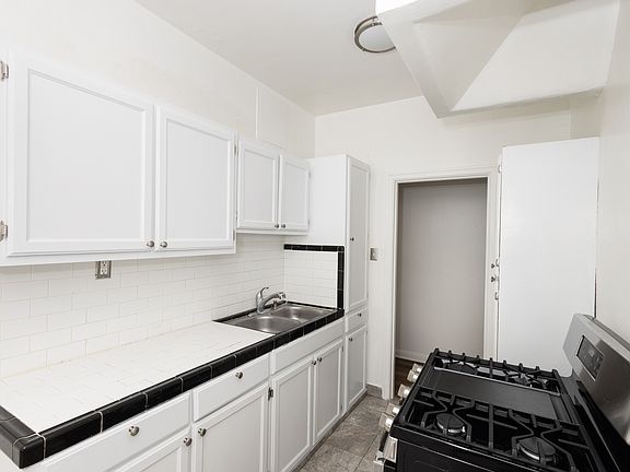 5th image of 1861 Whitley Ave APT 410