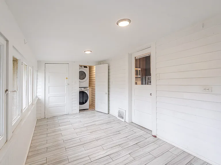 306 Brown St — Photo 14