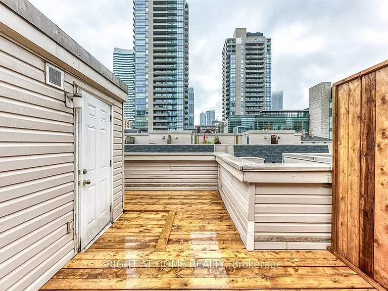 415 Jarvis St #327 — Photo 23