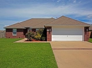 801 Southern Trace Dr, Rogers, AR 72758