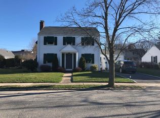 35 Bryant Rd, Cranston, RI 02910