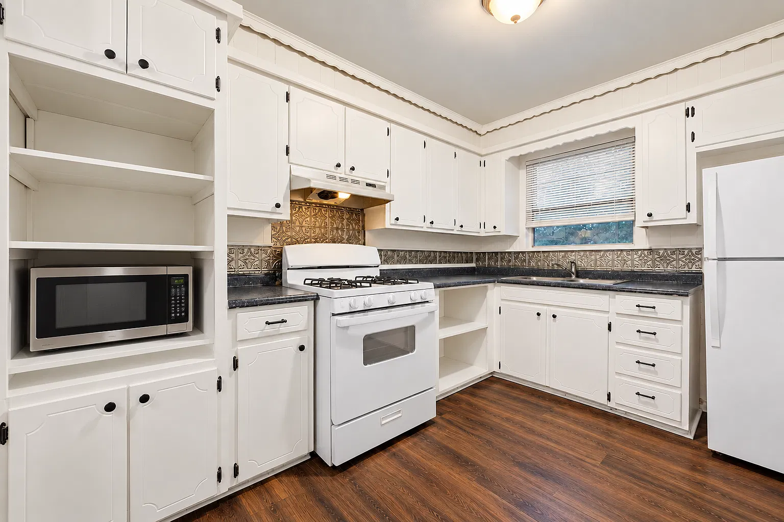 4 bed, 1117 sqft, $1,400 — Photo 3