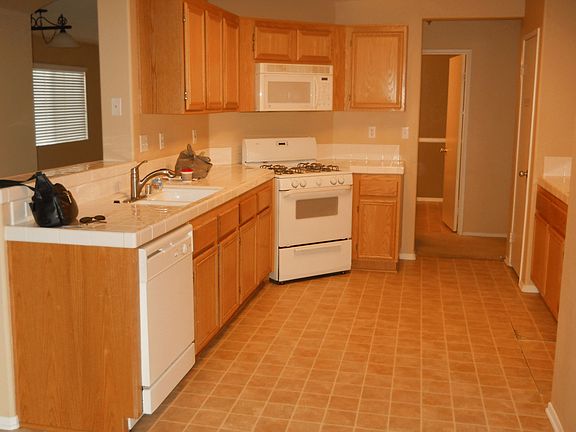 5th image of 26910 Wildflower St