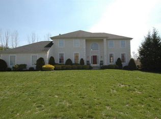 8 Deerfield Dr, Columbus, NJ 08022