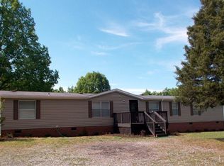 609 Delta Dr, Hurt, VA 24563