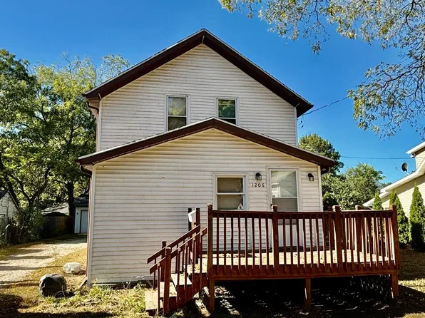 1206 Water St, Eaton Rapids, MI 48827