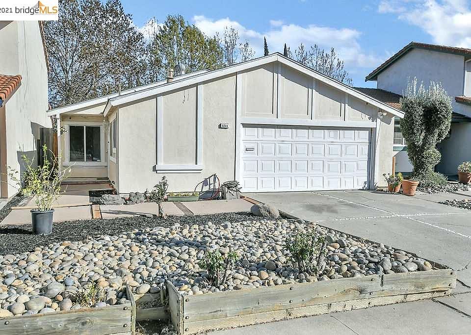 1st image of 3211 Madrone St