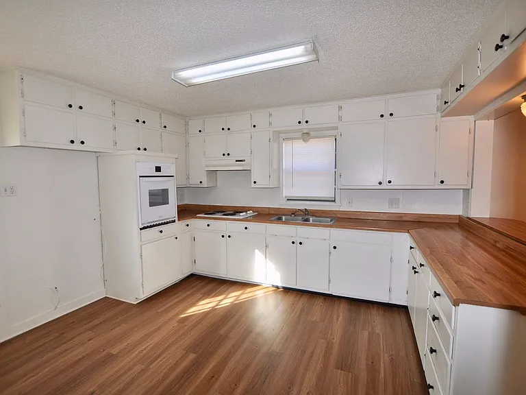 511 N Merrimac St — Photo 4
