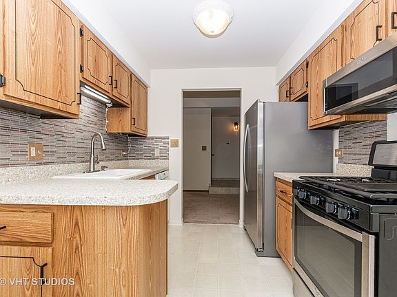 3rd image of 4922 134th St APT 311