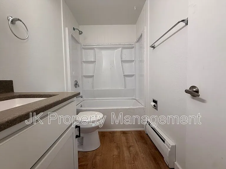2100 4th St NE #3 — Photo 14