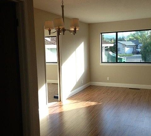 Large Picture Window w/Mountain Views