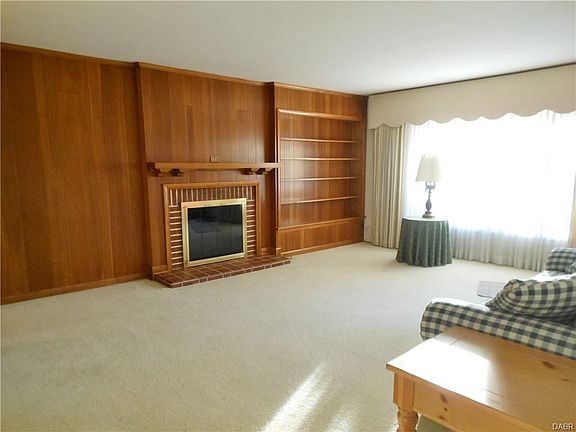 5th image of 200 E Elmwood Dr