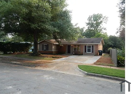 1805 Melba Dr — Photo 2