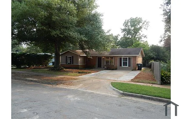 Building Photo - 1805 Melba Dr
